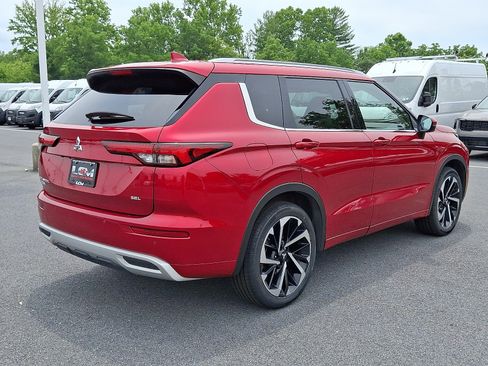 Used 2023 Mitsubishi Outlander SEL FWD image 6