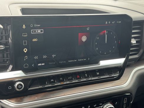 Used 2025 GMC Sierra 1500 SLT image 27