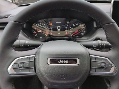 New 2026 Jeep Compass Latitude image 25