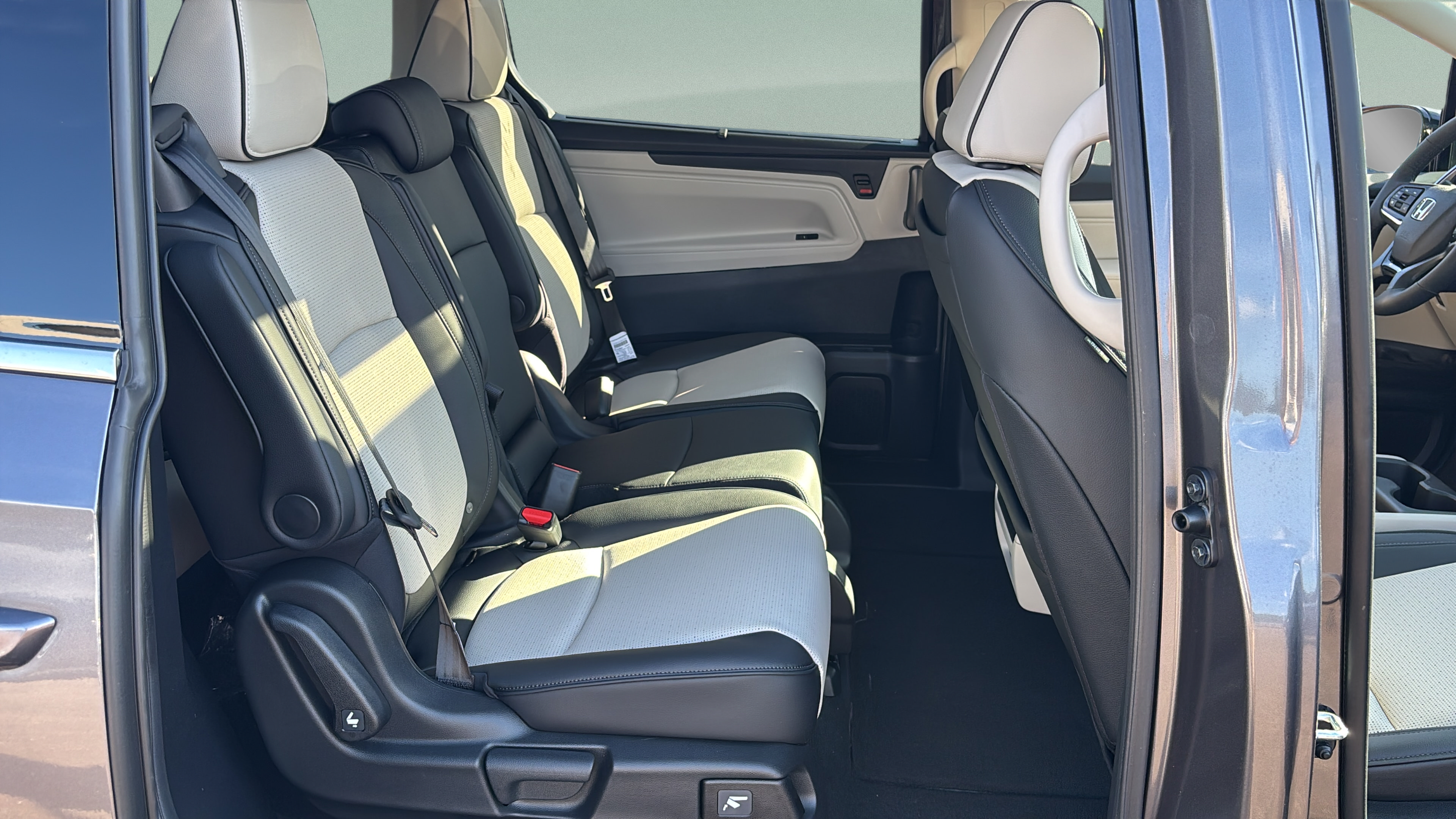 New 2027 Honda Odyssey Elite image 16