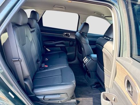 Used 2023 Kia Sorento S AWD/4WD image 36