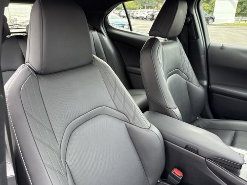 Used 2025 Lexus UX 300h AWD image 29