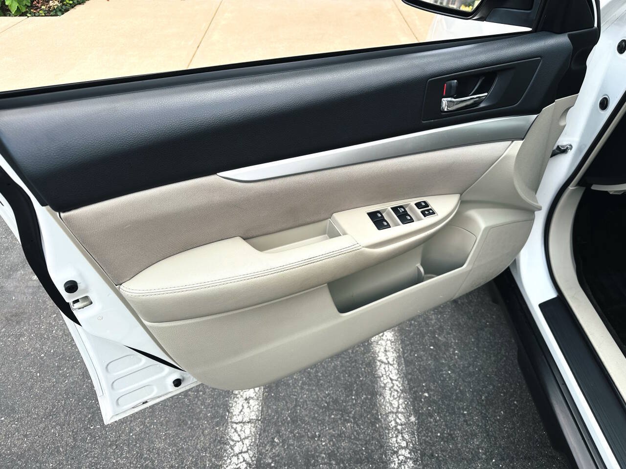 Used 2014 Subaru Outback 2.5i Premium AWD/4WD image 21