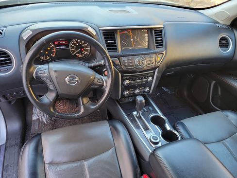 Used 2020 Nissan Pathfinder SL image 23