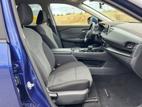 Used 2023 Nissan Rogue SV FWD image 9