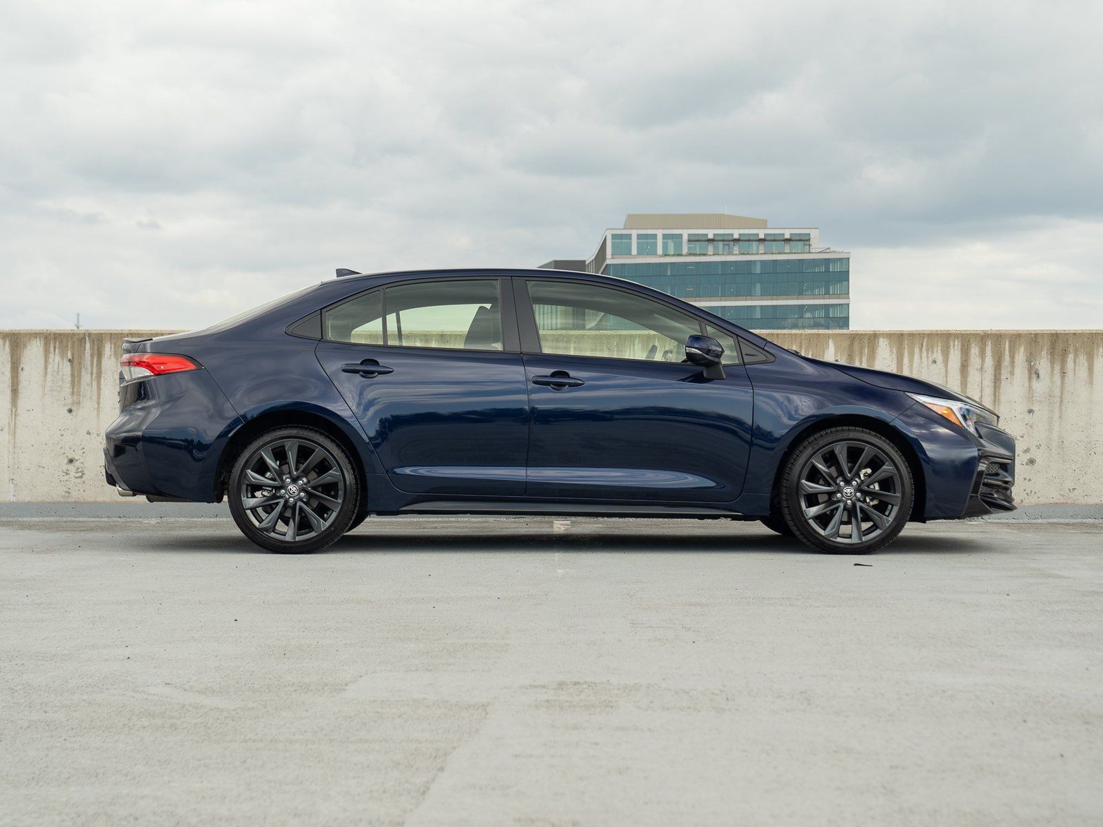 Used 2025 Toyota Corolla SE FWD image 6