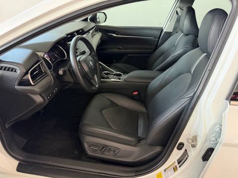 Used 2019 Toyota Camry XSE FWD image 14