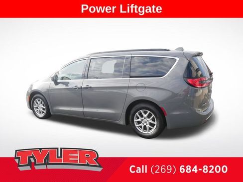 Used 2022 Chrysler Pacifica Touring-L FWD image 5