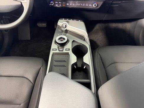 Used 2024 Kia EV6 Wind w/ Wind Technology Package AWD/4WD image 17