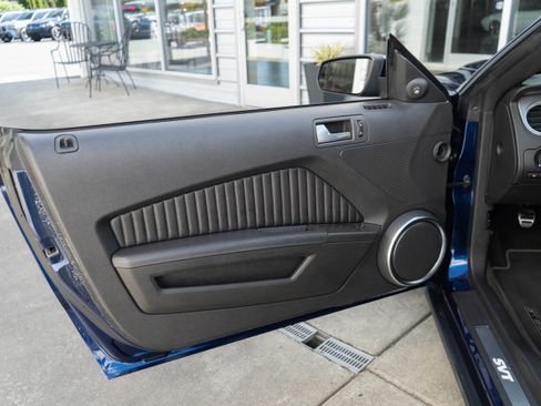 Used 2010 Ford Mustang Shelby GT500 RWD image 10