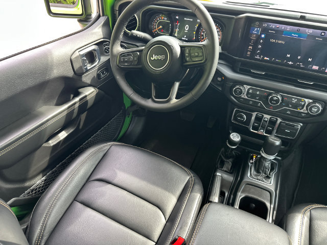 Used 2025 Jeep Gladiator Sport AWD/4WD image 19