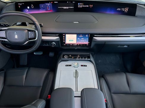 New 2026 Lincoln Navigator L Reserve image 11