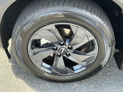 Certified 2026 Nissan Rogue SV FWD image 4