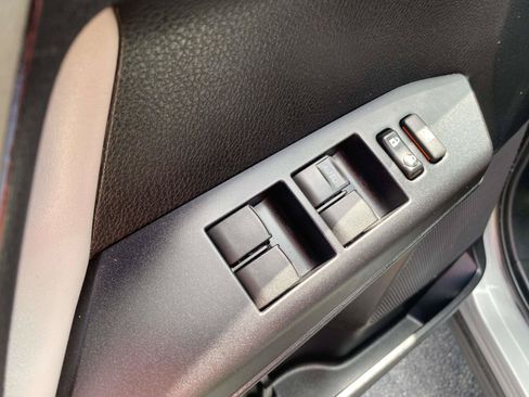 Used 2018 Toyota RAV4 XLE FWD image 18