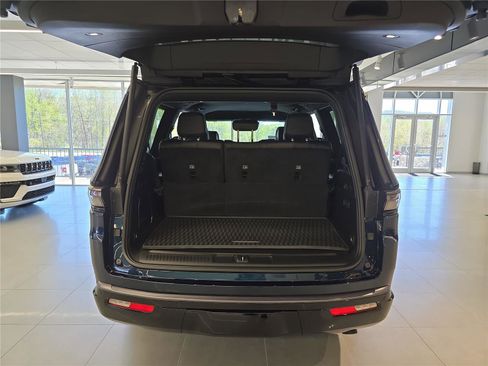 New 2026 Jeep Grand Wagoneer Limited AWD/4WD image 5