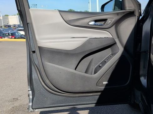 Used 2020 Chevrolet Equinox Premier FWD image 10