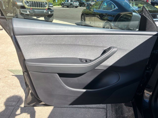 Used 2026 Tesla Model Y Long Range AWD/4WD image 15