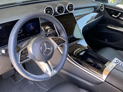 Used 2025 Mercedes-Benz GLC 350e 4MATIC image 7
