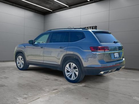 Used 2023 Volkswagen Atlas SE AWD/4WD image 3