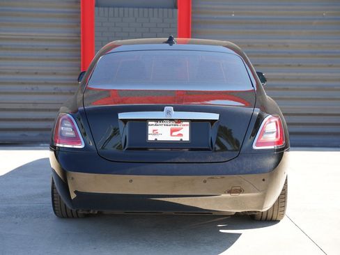 Used 2021 Rolls-Royce Ghost image 3