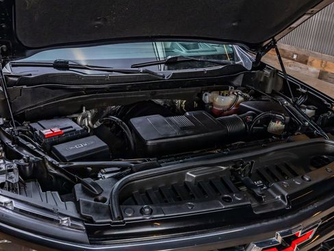 Used 2023 Chevrolet Silverado 1500 ZR2 w/ Technology Package image 40