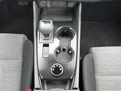 Used 2023 Nissan Rogue SV image 40