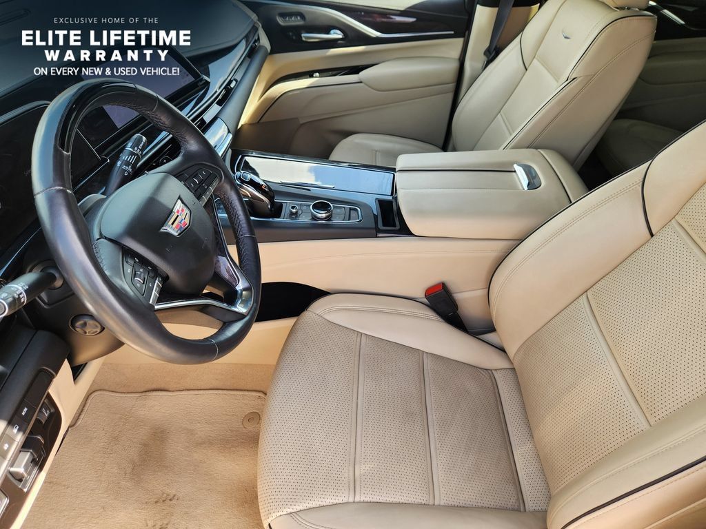 Used 2023 Cadillac Escalade Premium Luxury w/ Performance Package AWD/4WD image 13
