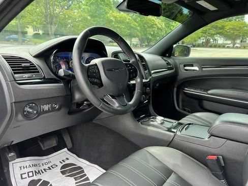 Used 2019 Chrysler 300 S w/ S Model Appearance Package RWD image 11