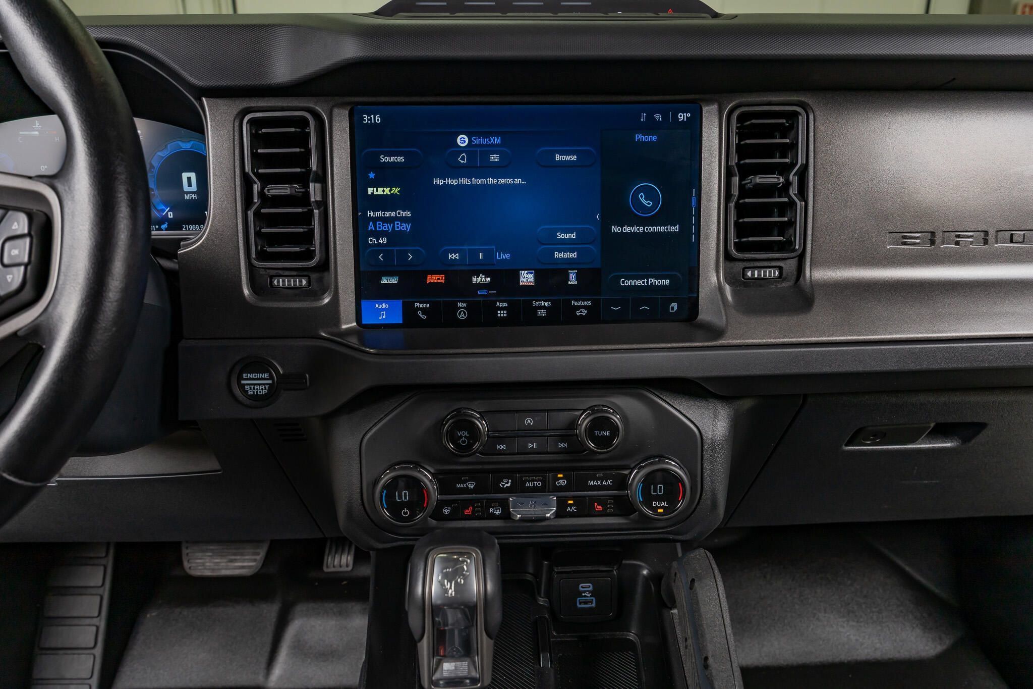 Used 2025 Ford Bronco Badlands AWD/4WD image 24