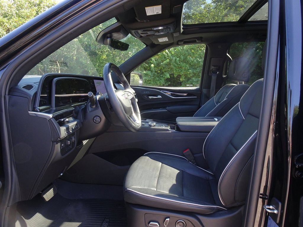 Certified 2024 Cadillac Escalade ESV Sport w/ Touring Package AWD/4WD image 11