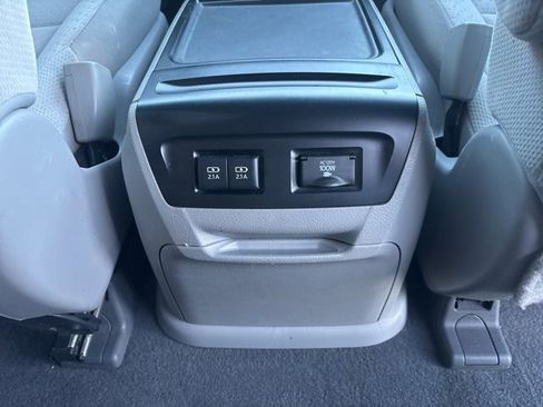 Used 2020 Toyota Sienna LE w/ LE Preferred Package image 14