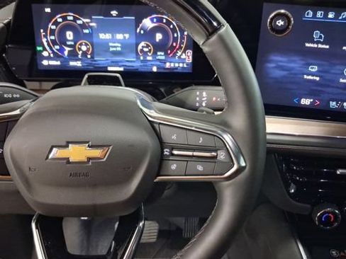 Used 2025 Chevrolet Tahoe High Country AWD/4WD image 13