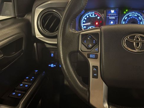 Used 2023 Toyota Tacoma SR5 AWD/4WD image 17