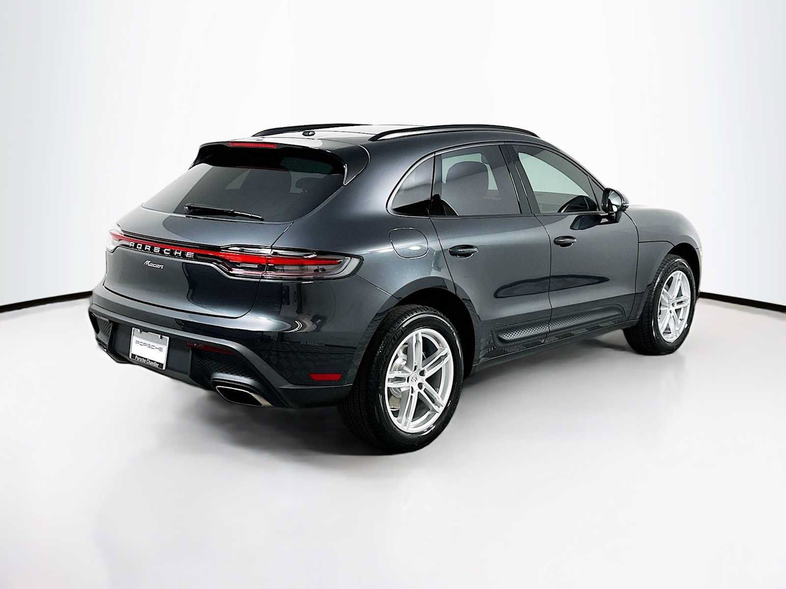Used 2026 Porsche Macan AWD/4WD image 9