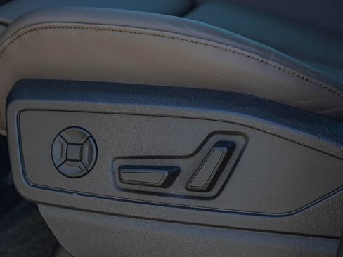 New 2025 Audi Q5 Prestige image 17