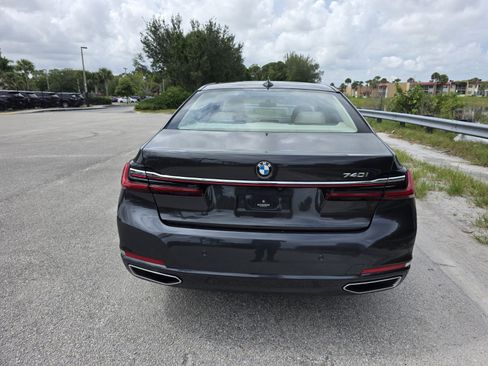 Used 2021 BMW 740i RWD image 6