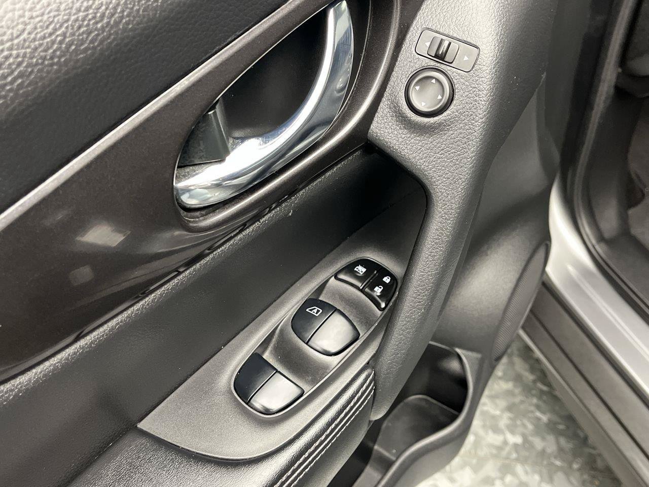 Used 2020 Nissan Rogue SV AWD/4WD image 7