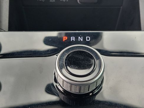 Used 2023 Jeep Grand Cherokee Limited image 23