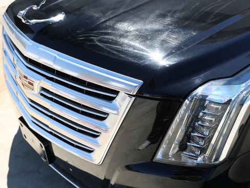 Used 2016 Cadillac Escalade Platinum AWD/4WD image 41