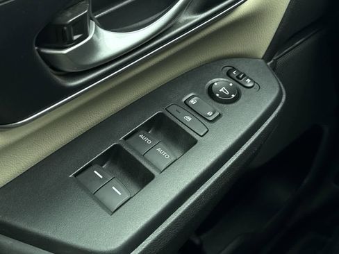 Used 2017 Honda CR-V Touring image 22