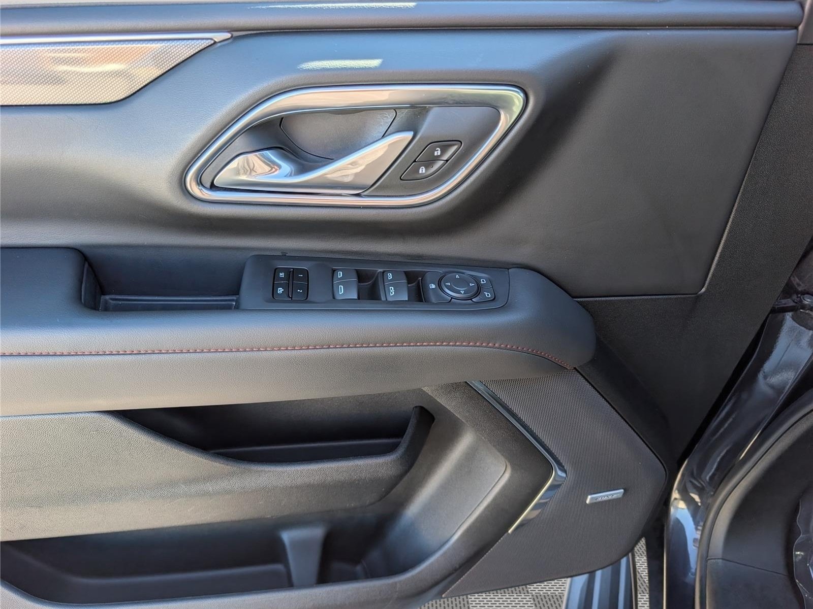 Used 2024 Chevrolet Suburban RST RWD image 22