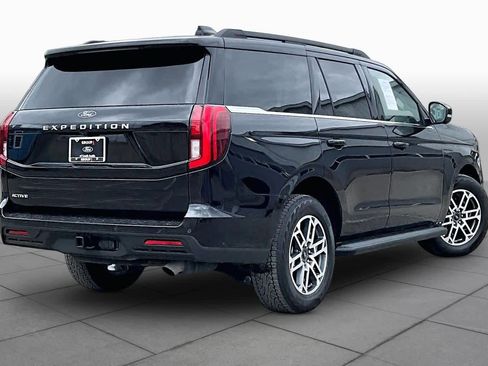Certified 2025 Ford Expedition Active AWD/4WD image 13