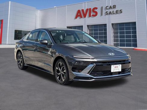 Used 2025 Hyundai Sonata SEL FWD image 9