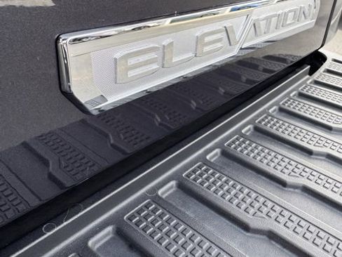 Used 2025 GMC Sierra 1500 Elevation image 10