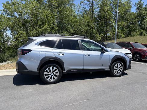 Used 2024 Subaru Outback Premium AWD/4WD image 8