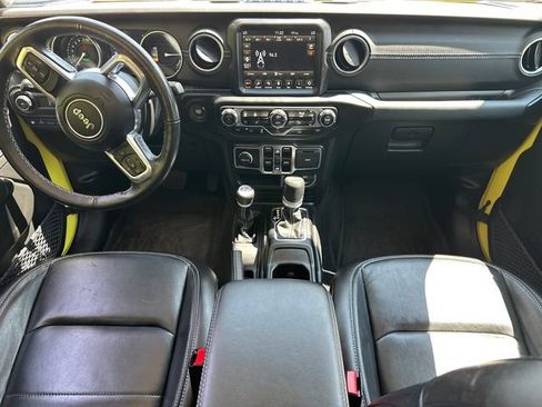 Used 2023 Jeep Wrangler Unlimited Sahara w/ Cold Weather Group AWD/4WD image 18