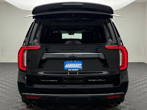Used 2023 GMC Yukon XL Denali Ultimate w/ LPO, Floor Liner Package AWD/4WD image 11