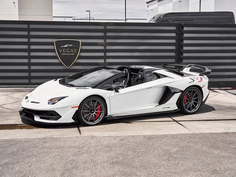 Used 2021 Lamborghini Aventador SVJ AWD/4WD image 5