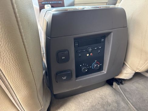 Used 2012 Ford Expedition XLT AWD/4WD image 21