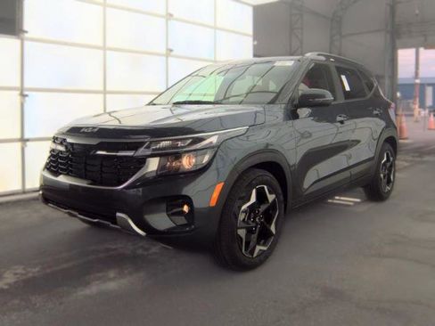 Used 2024 Kia Seltos EX FWD image 5